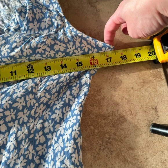 Reformation Blue and White Floral Blouse - Picture 6 of 7